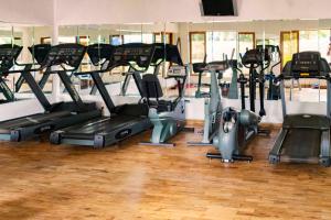 Fitness centrum a/nebo fitness zařízení v ubytování Mountains of the Moon Hotel Fort Portal