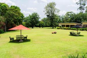 Zahrada ubytování Mountains of the Moon Hotel Fort Portal