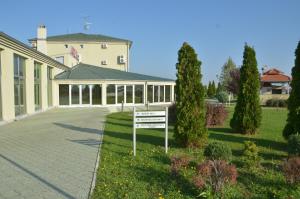 A garden outside Hotel Dragović Smederevo
