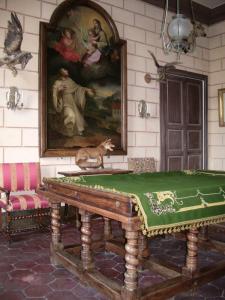 Château de Saint-Augustin tesisinde bir bilardo masası