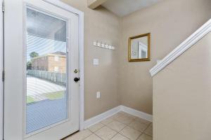 Imagen de la galería de Water Front Delight On The Bay Home, en Norfolk 29 fotos más