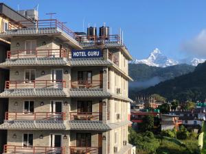 Utsikt mot fjell, enten fra hotellet eller fra et annet sted