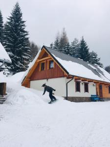 Tomasova chata v zime