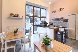 Kuchnia lub aneks kuchenny w obiekcie Native Apartments Starowiślna 33A Deluxe