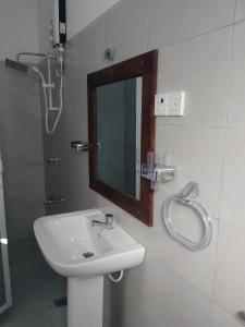 Koupelna v ubytování Queens Airport Residence + 31 fotografií