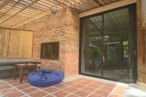 Ein Patio oder anderer Außenbereich in der Unterkunft Coco Lanta Resort - SHA Extra Plus