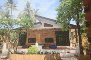 Ein Garten an der Unterkunft Coco Lanta Resort - SHA Extra Plus