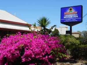 Certificato, attestato, insegna o altro documento esposto da Midlander Motor Inn