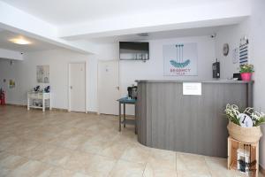 TV a/nebo společenská místnost v ubytování Regency Villa