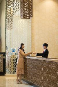 Гости Hotel Santika Gresik