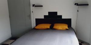 Postel nebo postele na pokoji v ubytování Chambre La Caunette