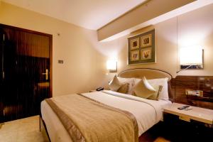Gallery image of Sai Palace Grand, Malad in Mumbai +46 photos