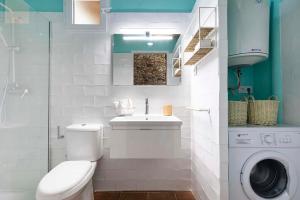 A bathroom at RUSTIC & CHIC b&b