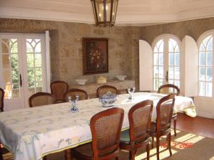 Uma área de estar em Casa da Figueira Velha