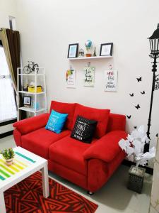 Χώρος καθιστικού στο ANAMI Homestay & Guest House Cilacap