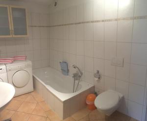 Kupatilo u objektu Ferienwohnung Wilde - Holzkamp