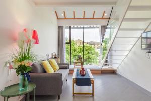 Tongli Slowlife River View Inn的休息区