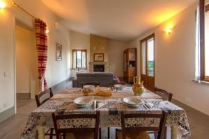 Posedenie v ubytovaní Agriturismo Villa Ulivello in Chianti