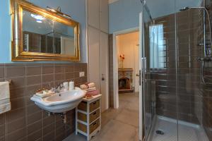 Kúpeľňa v ubytovaní Agriturismo Villa Ulivello in Chianti