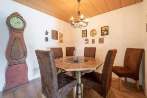 Posezení v ubytování LAAX Homes - Haus Ner A1