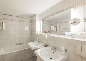 Koupelna v ubytování Hotel Monopol Luzern