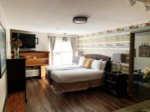 Postel nebo postele na pokoji v ubytování Stratford Inn