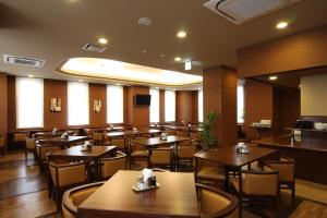 Εστιατόριο ή άλλο μέρος για φαγητό στο Hotel Route-Inn Mito Kencho-mae