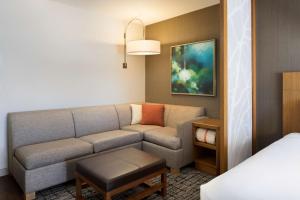 Postel nebo postele na pokoji v ubytování Hyatt Place Austin Downtown