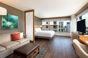 Postel nebo postele na pokoji v ubytování Hyatt Place Austin Downtown + 31 fotografií