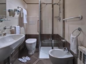 Koupelna v ubytování Hotel Terme Marco Polo