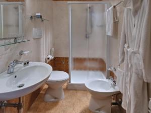 Koupelna v ubytování Hotel Terme Marco Polo