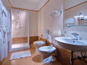 Koupelna v ubytování Hotel Terme Marco Polo
