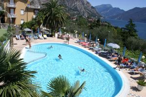 Poolen vid eller i närheten av Hotel Riviera Panoramic Green Resort