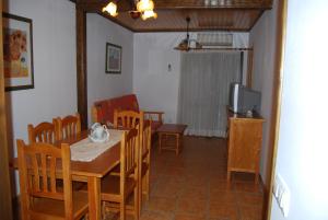 Afbeelding uit fotogalerij van Apartamentos Les Moreres in Duesaigües