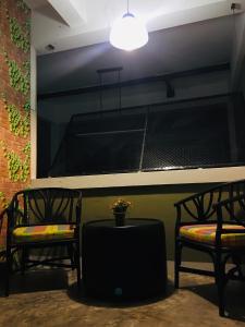 Foto dalla galleria di At home hostel a Ban Hat Chao Samran Altre 30 foto