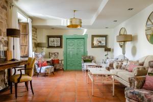 Zona de estar de YIT La Casona del Arco