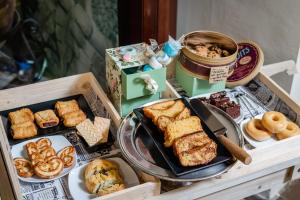 Comida en o cerca de este hotel