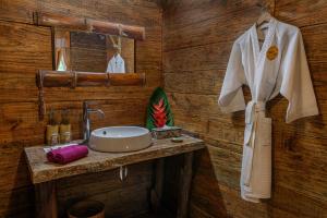 Koupelna v ubytování Sang Giri Mountain Tent Resort