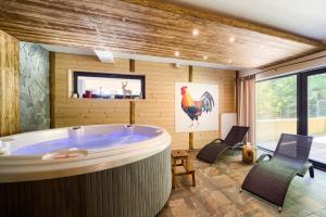 Posedenie v ubytovaní Wellness Apartamenty Złoty Widok