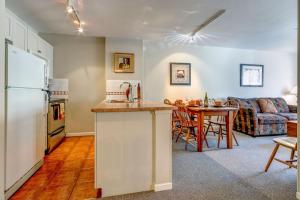 Φωτογραφία από το άλμπουμ του Town Plaza Suites by Golden Dreams σε Γουίσλερ