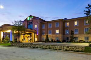 Foto da galeria de Holiday Inn Express Glen Rose, an IHG Hotel em Glen Rose