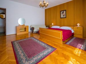 Posteľ alebo postele v izbe v ubytovaní Apartment DARINKA 1