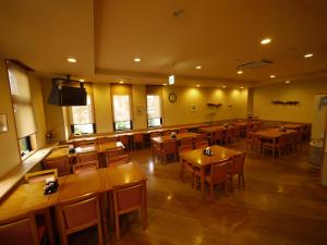 Restaurant o un lloc per menjar a Hotel Route-Inn Yokkaichi