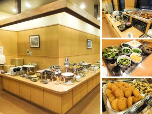 duas fotos de um buffet com alimentos e outros alimentos em Hotel Route-Inn Toyokawa Inter em Toyokawa