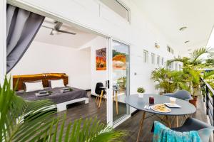 Voodi või voodid majutusasutuse In the Shade Hotel - Coworking - 300Mbit - Adults Only toas