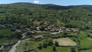 Ett flygfoto av Casas Rurales Gredos La Higuera Y El Nogal