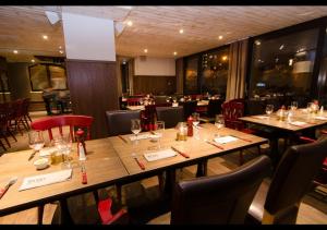 Restaurace v ubytování Langley Hôtel Tango