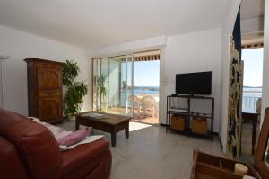 Gallery image of Appartement Anna Grande Vue Mer in Sainte-Maxime