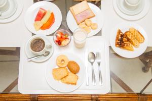 
Breakfast options available to guests at Hotel Pousada Da Sereia
