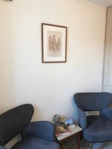 A seating area at Acro&Polis